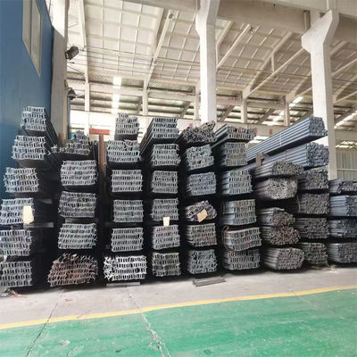 Q345B เหล็กคาร์บอน T Bar T Beam ASTM T Section Painting 40*40*5*5mm ขนาด 6 เมตร ความยาว